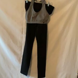 😍😍Final Markdown NWT Exercise Pants and Top 😍😍
